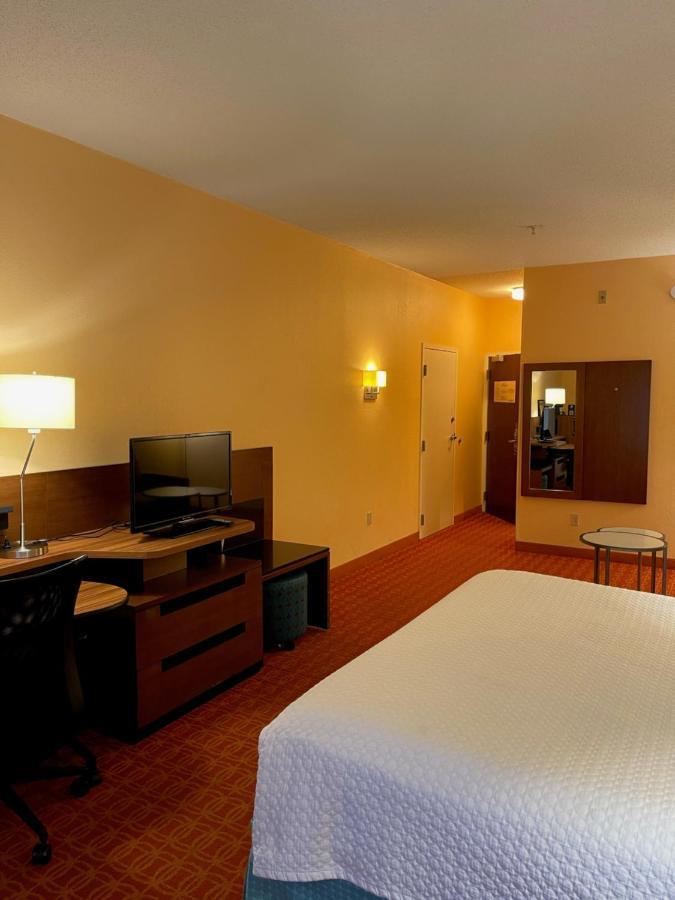 Baymont By Wyndham Chambersburg Hotel Kültér fotó