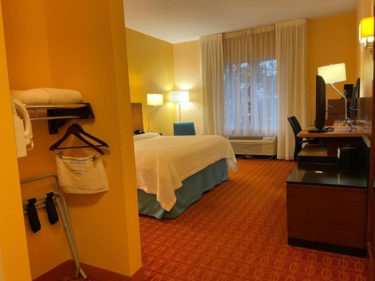 Baymont By Wyndham Chambersburg Hotel Kültér fotó
