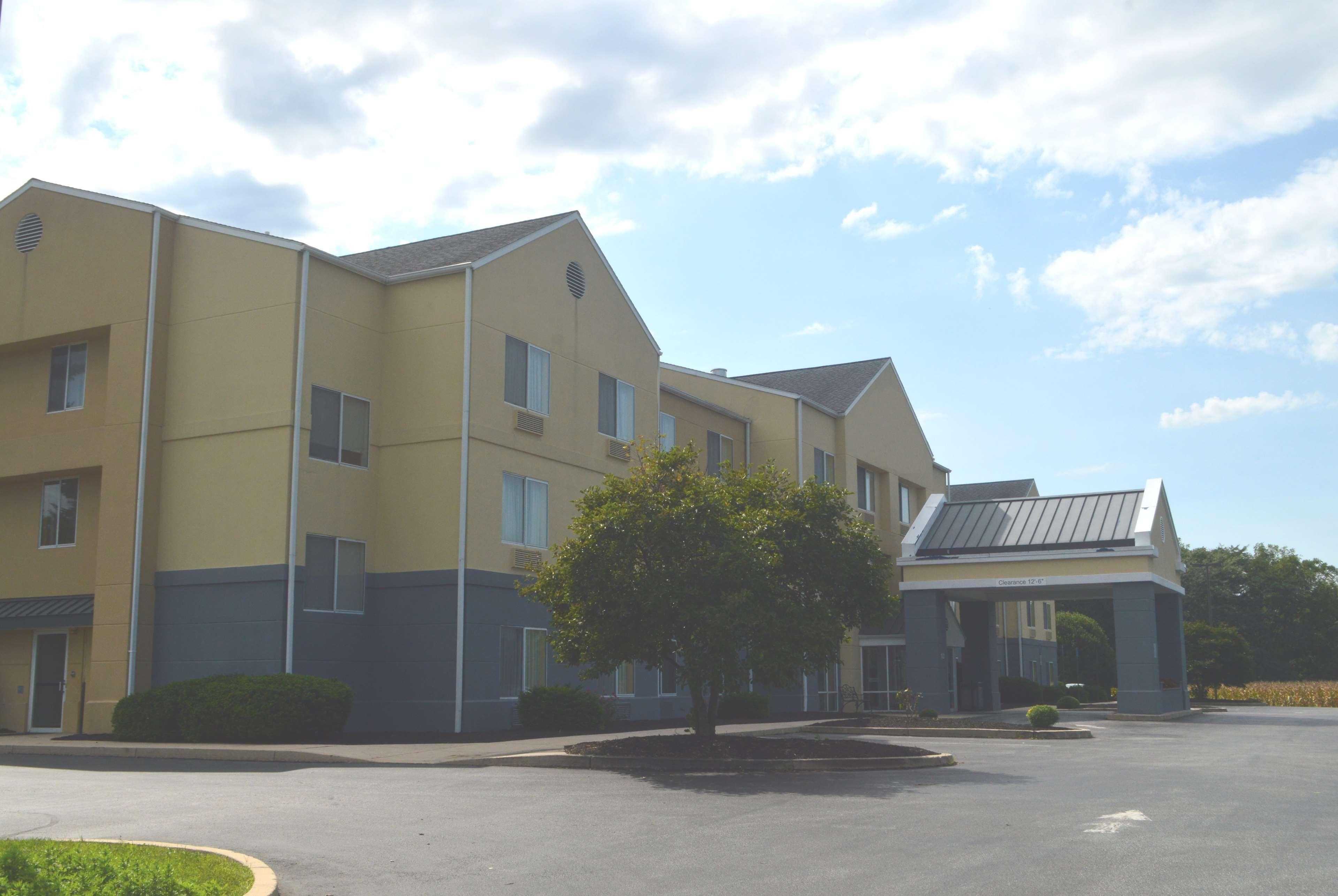 Baymont By Wyndham Chambersburg Hotel Kültér fotó