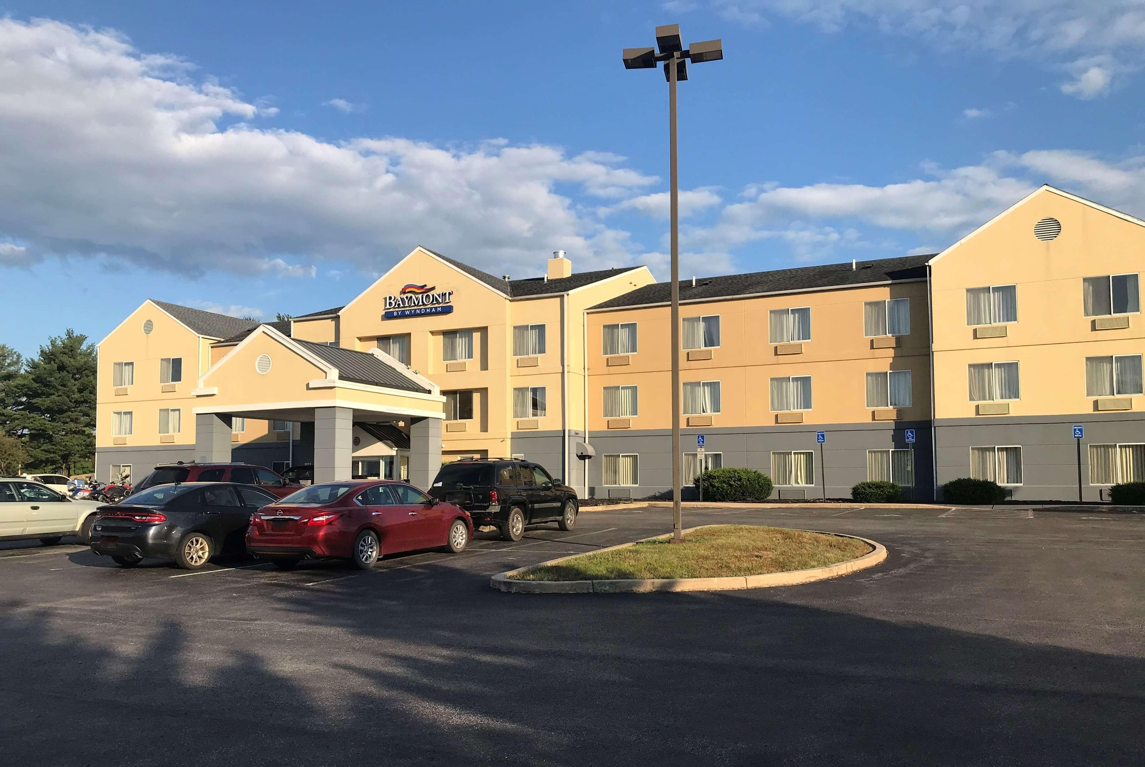 Baymont By Wyndham Chambersburg Hotel Kültér fotó